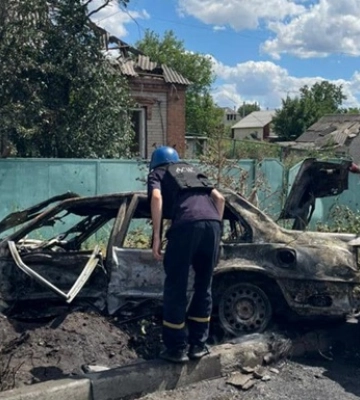 Окупанти обстріляли Слов&#039;янськ: поранені мирні мешканці, під завалами будівель залишаються люди