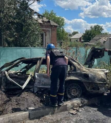 Противник знову обстріляв Слов’янськ: під завалами будинків люди (відео)