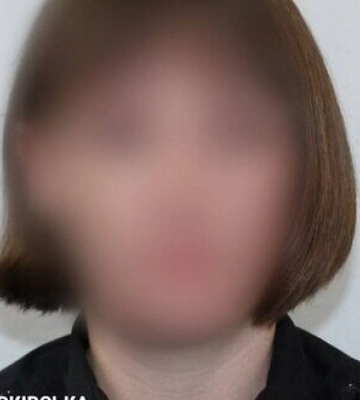 Експоліціянтку з Куп&#039;янська підозрюють у держзраді: Проводила обшуки у колишніх колег з метою вилучення табельної зброї