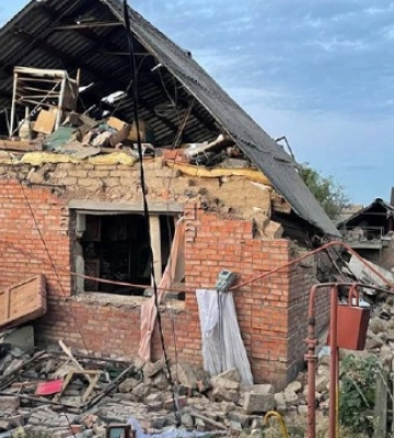 россияне обстреляли жилой квартал Никополя, погибли два человека