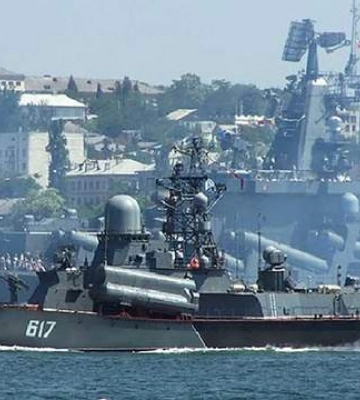 Бояться підводних диверсантів: окупанти посилюють заходи безпеки в Криму