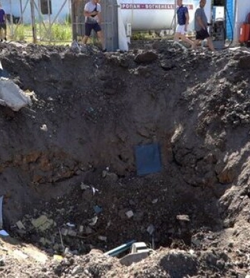 Наслідки нічного обстрілу Миколаєва: Рашисти поцілили в АЗС, газогін, склад та об&#039;єкт інфраструктури. ФОТОрепортаж