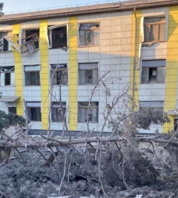 Є загибла, поранені та масштабні руйнування: окупанти обстріляли три райони Дніпропетровщини