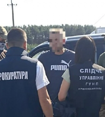 Жителя Рівненщини викрили на торгівлі позашляховиками для ЗСУ