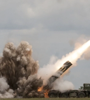 Ніч затяжних тривог та обстрілів: росіяни вночі завдали ударів по двох районах Дніпропетровщини