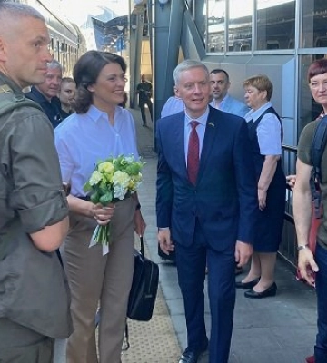 До Києва на другий Cаміт перших леді та джентльменів приїхала дружина президента Литви