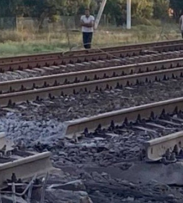 Нічний вибух у Мелітополі: є руйнування на залізниці