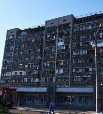 Наслідки ранкового обстрілу Миколаєва російськими окупантами. ФОТОрепортаж