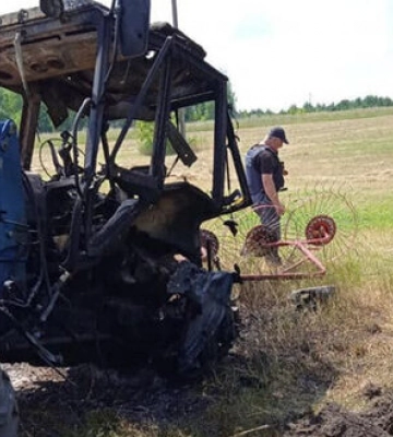 Біля Харкова на полі підірвався трактор, водій загинув – ДСНС