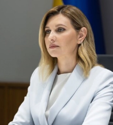 Перша леді Олена Зеленська обрала костюм української дизайнерки з цікавим минулим
