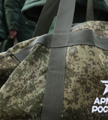 Российских контрактников, которые не хотят воевать, держат под стражей на Луганщине - СМИ