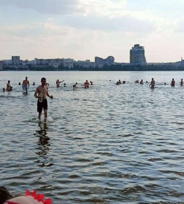Які водойми на лівому березі у Дніпрі придатні для відпочинку: список