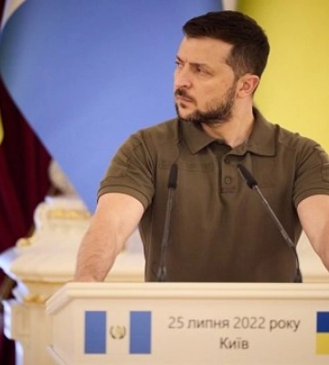 Украина будет экспортировать зерно, несмотря на ракетный удар по порту Одессы — Зеленский