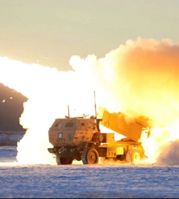 Під Херсоном ударом HIMARS знищено ешелон із ворожою технікою