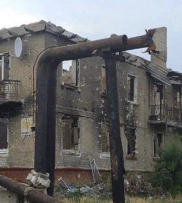 Окупанти спалюють населені пункти на Луганщині, щоб вийти на кордони області – Гайдай