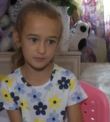 7-летняя волонтер из Ровно подарила ВСУ два авто и тепловизоры 7-летняя волонтер из Ровно подарила ВСУ два авто и тепловизоры