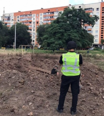 Внаслідок російського обстрілу частково зруйновано вхід у метро у Харкові, — Терехов