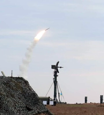 Украинские военные &quot;приземлили&quot; два дрона и уничтожили три вражеских склада