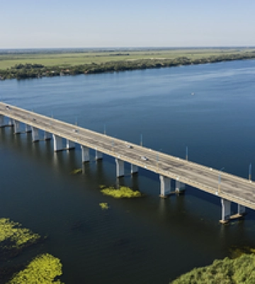 Удар по Антонівському мосту у Херсоні: у чому його важливість для окупантів
