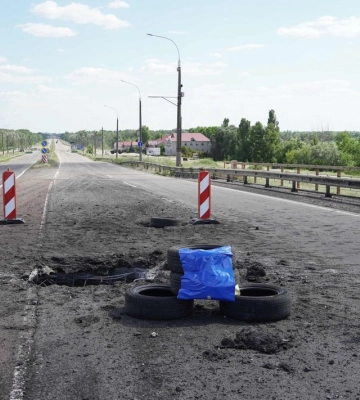 Отрезали мосты: оккупанты не могут перебросить тяжелую технику к Херсону – депутат облсовета