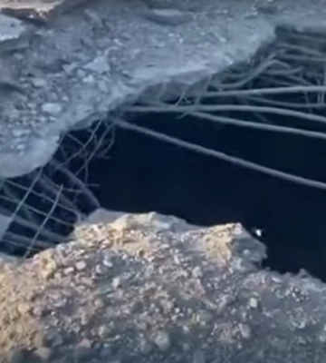 Дыры размером с грузовик: в сети появилось видео разбитого Антоновского моста
