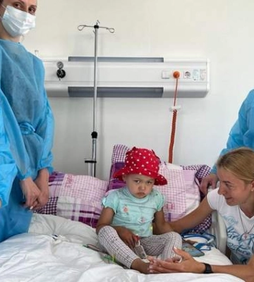 Трирічній волинянці успішно пересадили кістковий мозок
