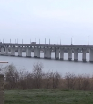 Переправи через Дніпро в Херсонській області будуть відбудовані, але вже нами - Зеленський