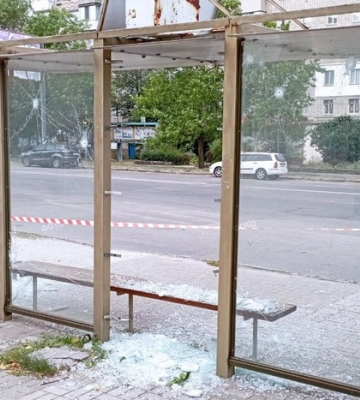 Оккупанты обстреляли остановку Николаева: ужасные кадры