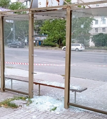 Окупанти обстріляли зупинку в Миколаєві: жахливі кадри