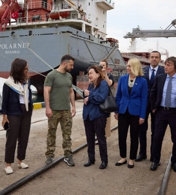 Зеленський та посли країн G7 прибули до Одеського порту 