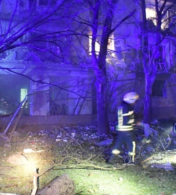 Росіяни вночі обстріляли спальний район Миколаєва, одна людина загинула, шестеро поранені