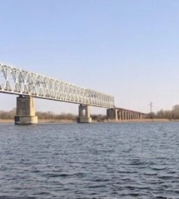 ВСУ &quot;закрыли&quot; для россиян железнодорожный мост через Днепр в Херсоне, - ОК &quot;Південь&quot;