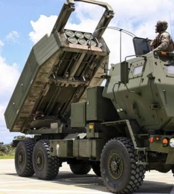 На Херсонщині ЗСУ ракетами HIMARS знищили понад 40 вагонів з окупантами, технікою та боєприпасами