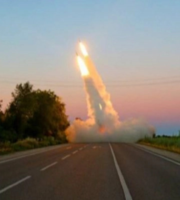 Військові за добу знищили два склади зброї та чотири бази росіян