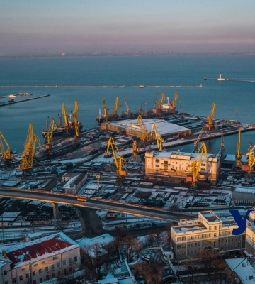 Сьогодні вранці з порту Одеса очікують вихід першого судна з українським зерном: куди попливе