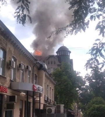 В центре Одессы вспыхнул крупный пожар - ОВА