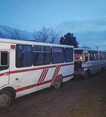 Окупанти обстріляли керованими ракетами евакуаційний автобус з Херсонщини