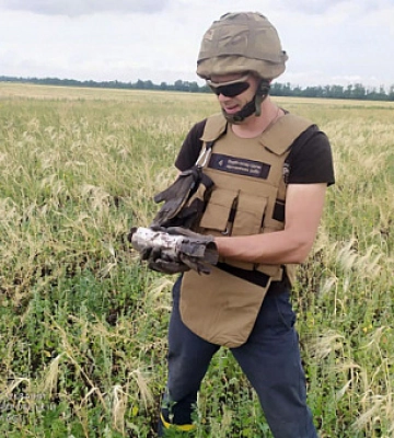 Піротехніки знищили 12 касетних снарядів від “Урагану” у Криворізькому районі
