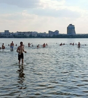 Де на лівому березі Дніпра можна безпечно купатися
