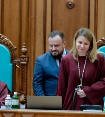 У КСУ відбулася церемонія присяги нового судді Совгирі У КСУ відбулася церемонія присяги нового судді Совгирі