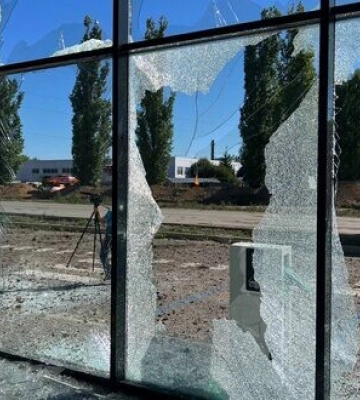 Наслідки обстрілу Миколаєва російськими окупантами: Обійшлося без жертв. ФОТОрепортаж