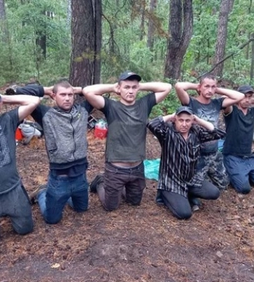 Добровольці затримали в лісі на Київщині групу підозрілих осіб