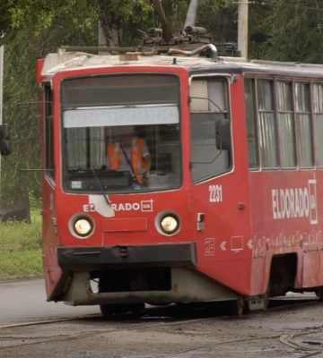 У Дніпрі електротранспорт почав зупинятися під час повітряної тривоги