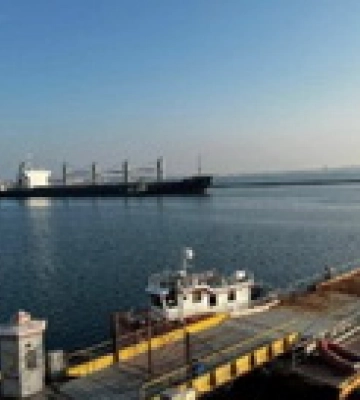 Караван із трьох суден із 57 тис. тонн кукурудзи вийшов із портів Великої Одеси - міністр інфраструктури
