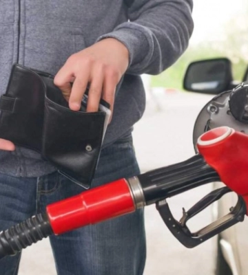 Більше половини АЗС у Києві продають пальне з порушеннями