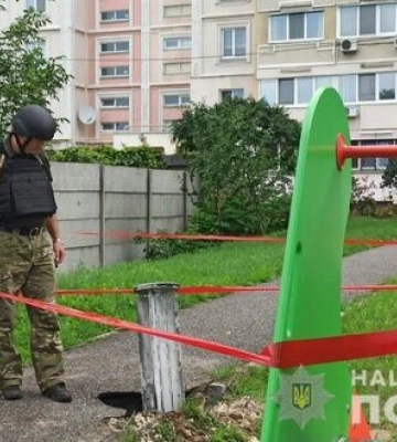 Масований обстріл Харкова: Пошкоджено будинки, авто та дитмайданчики. Є поранені. ФОТОрепортаж