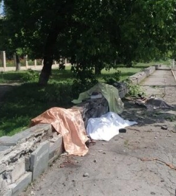 Росіяни з артилерії обстріляли зупинку у Торецьку. 8 людей загинуло. 4 поранено, серед них 3 дитини, - Донецька ОВА. ФОТО