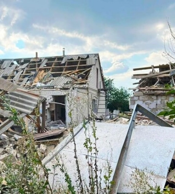 Поліція показала фото наслідків ракетних ударів по Запоріжжю та області