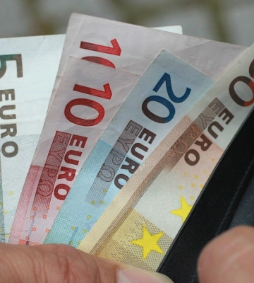 Украине передадут 25 млн евро на ремонт жилья для переселенцев