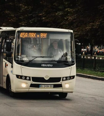 У Полтаві змінили напрямок руху одного з міських автобусів У Полтаві змінили напрямок руху одного з міських автобусів